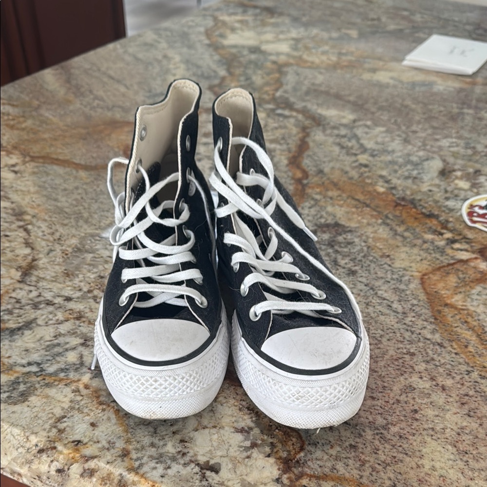 Black and White High-Top converse platform size 7